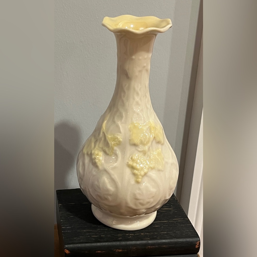 Belleek Irish Parian China Grapevine Vase